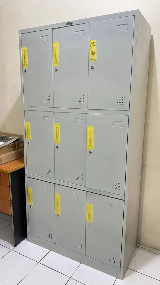 Locker 9 Pintu Abbond Ukuran 180x39x90cm