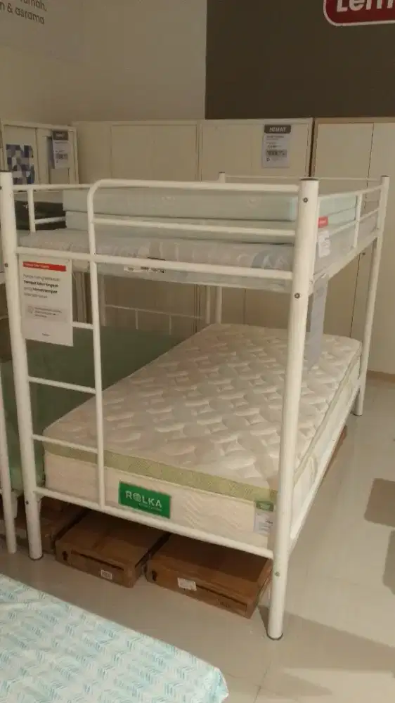 TEMPAT TIDUR TINGKAT