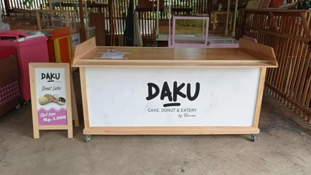 Meja portabel/lipat untuk usaha dari kayu