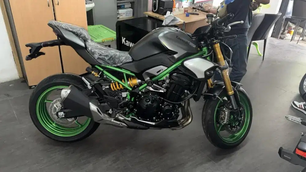 Kawasaki Z900 Ohlins edition 2026 - km 0 - new
