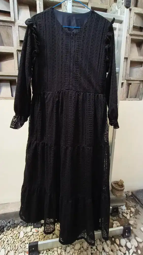 Dress Hitam, terusan