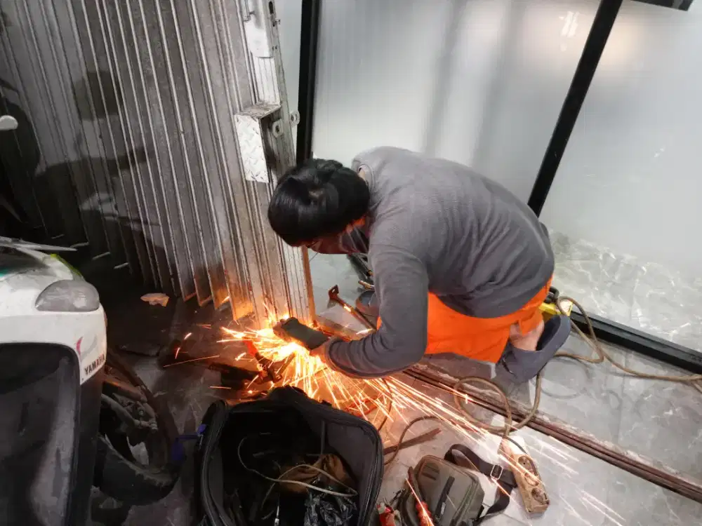 Tukang servis Rolling door murah Kemang Cipete Fatmawati