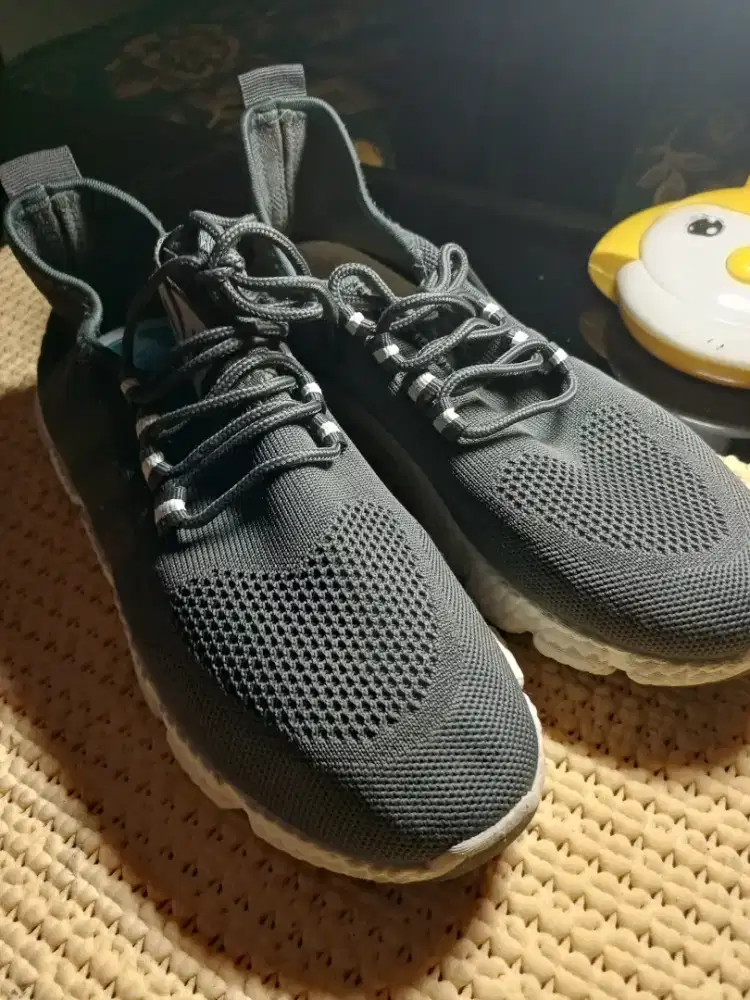 Sepatu olah raga SIMONCELLI