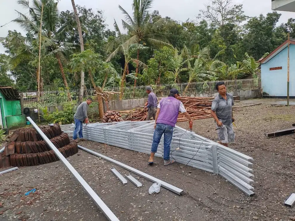 Renovasi Atap Rumah Dengan Baja Ringan UPVC ALDERON/SHIELD Anti Bocor