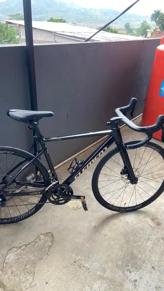 Sepeda Road bike