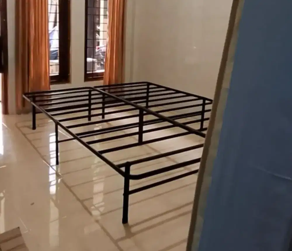 Dipan Tempat Tidur Lipat Zinus 160 x 200