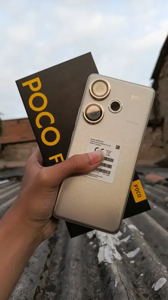 POCO F6 12/512.