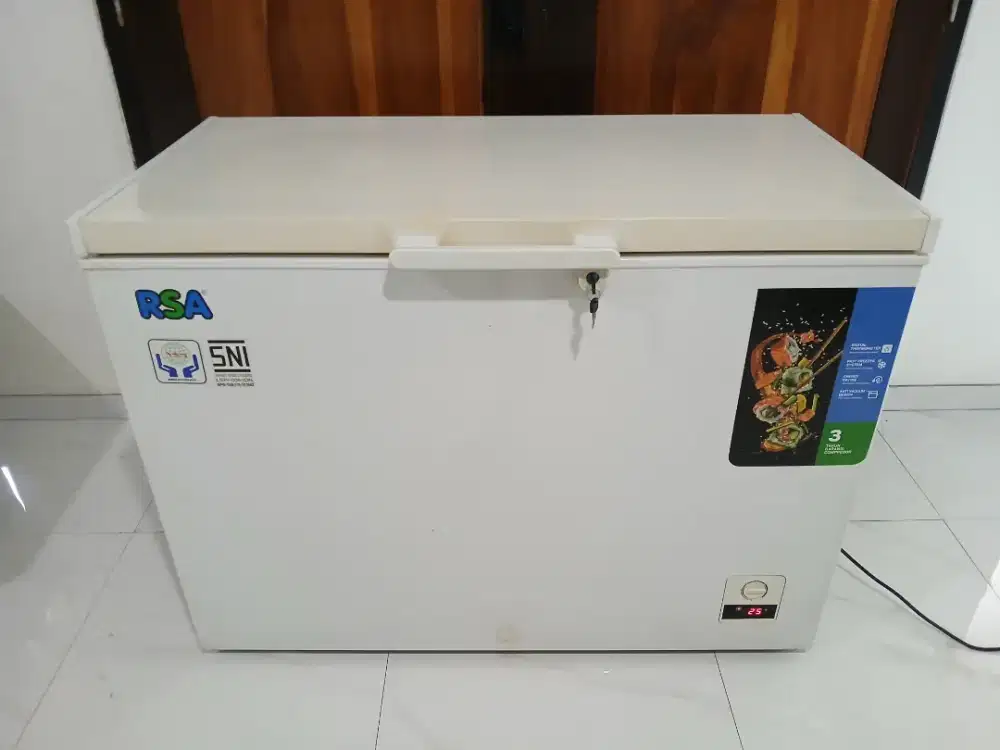 Freezer Box Merk RSA 300 Liter mulus murah bandung