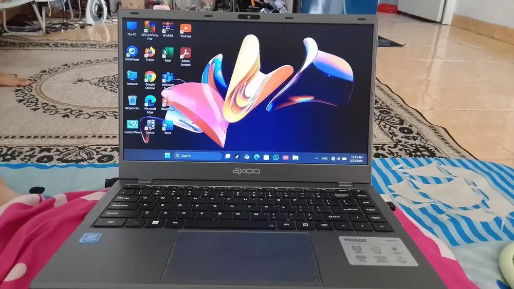 Laptop axio 8gb