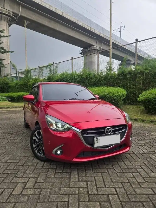 Mazda 2 R Skyactive AT 2018 Merah Good Conditoon TDP 15Jt