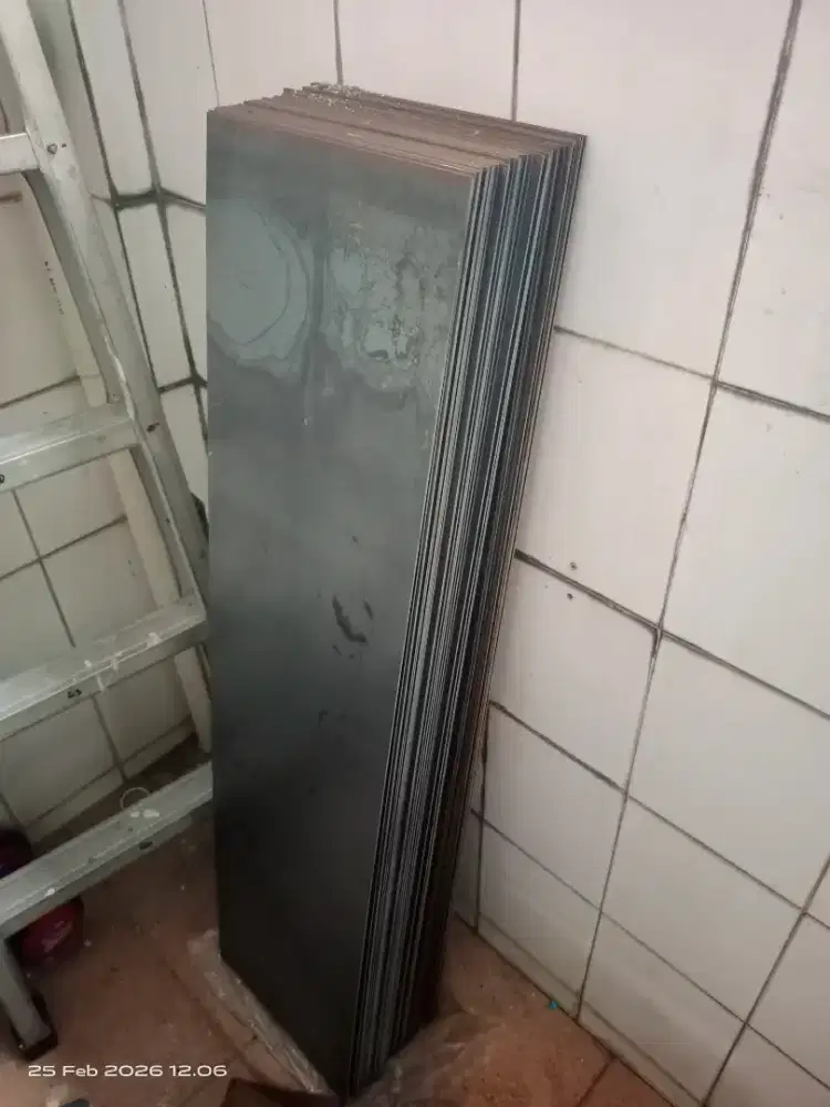 Dijual borongan Plat besi tebal 2mm ukuran 120x30cm