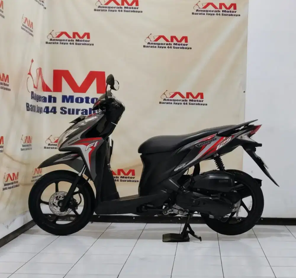 Siap pakai Honda Vario 125 Kzr Tahun 2015 warna Hitam
