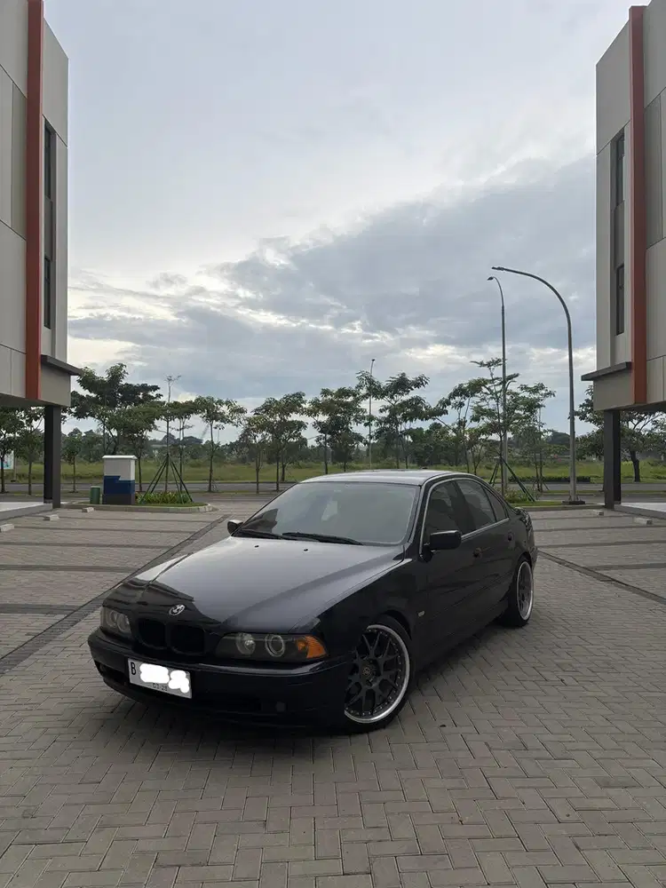 BMW 520i 2003 Bensin