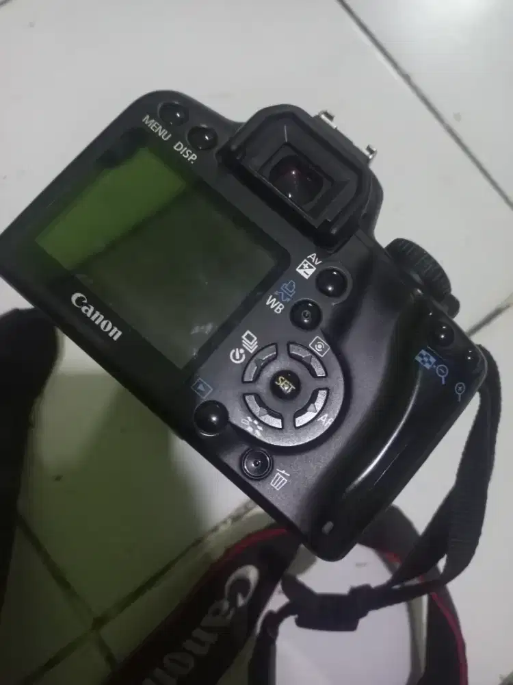 jual apa adanya Kamera Canon 1000D dan lampu Tronic 330i