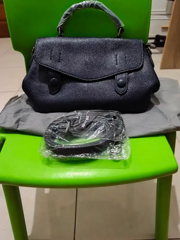 Tas kulit hitam halus bgs