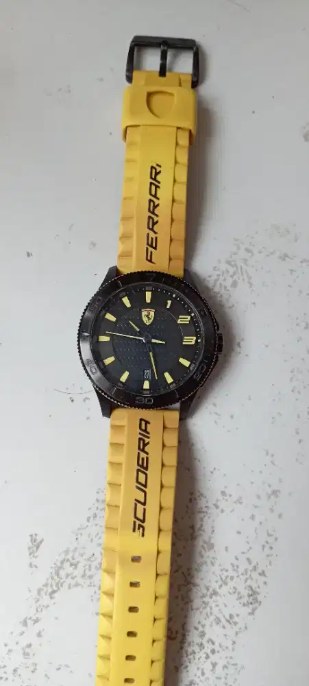 Jam Ferarri Original