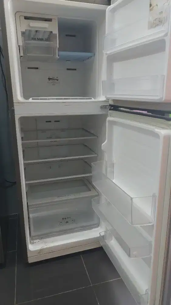 Kulkas Samsung 2 Pintu Digital Inverter (Tidak Dingin)