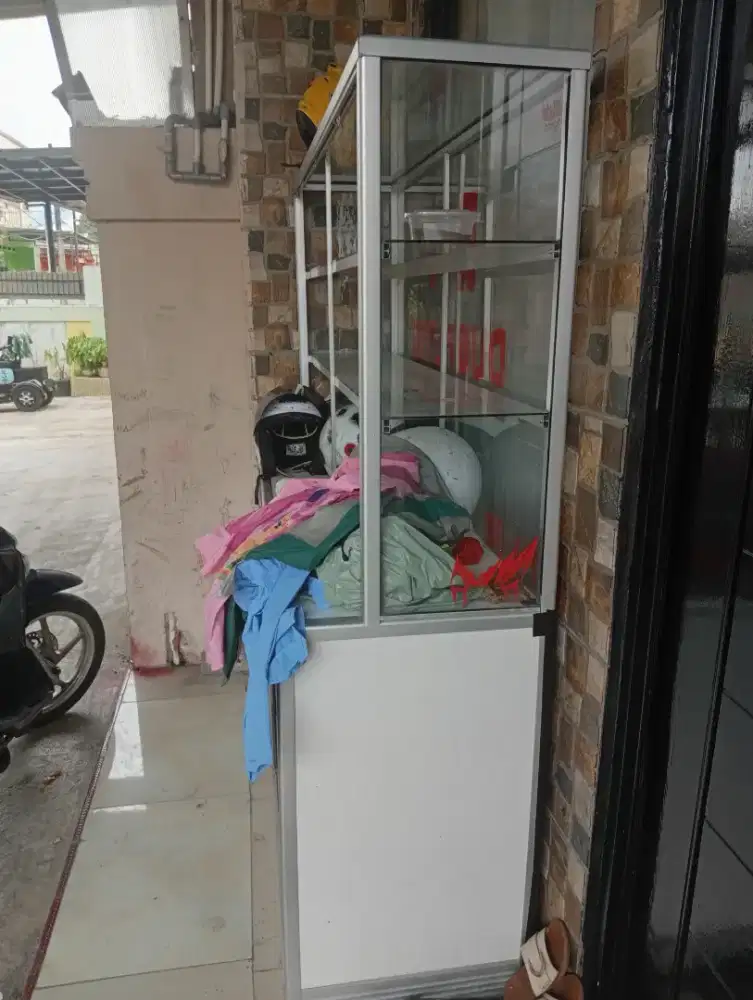 Jual cepat etalase rumah makan P150 T170