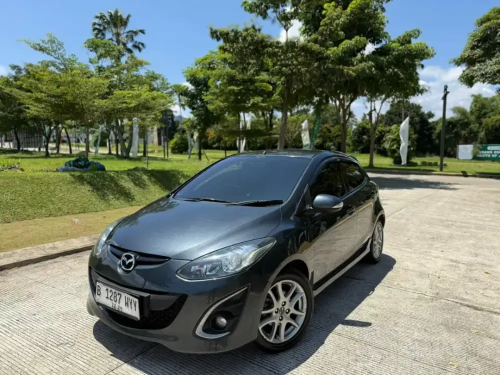 Mazda 2 HB RZ AT 2013 Bensin