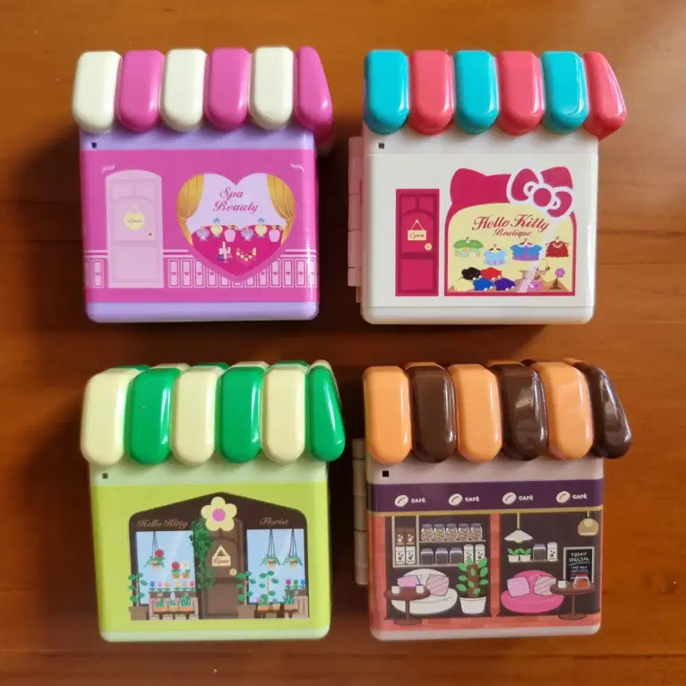 Hello Kitty Shopping Village set of 4