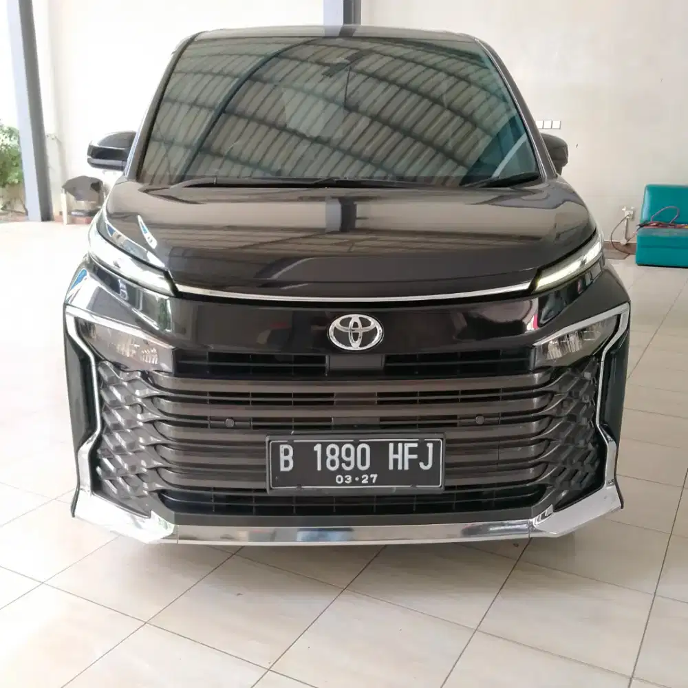 TOYOTA VOXY 2.0 CVT 2022