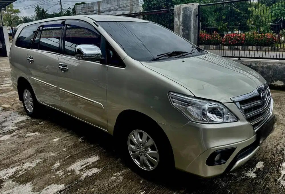 INNOVA G AT 2.5 2014