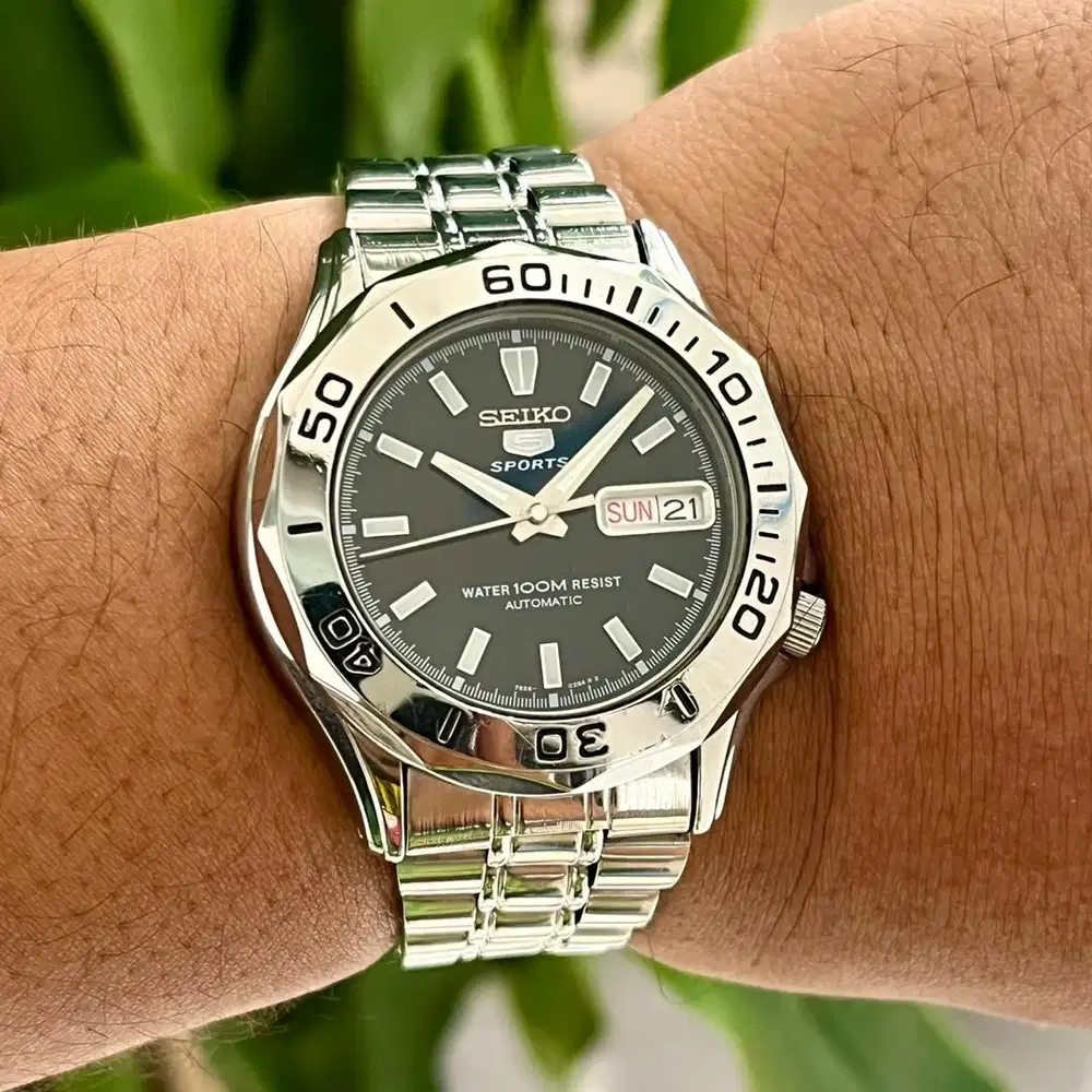 Seiko Five Sport Aquaracer Automatic