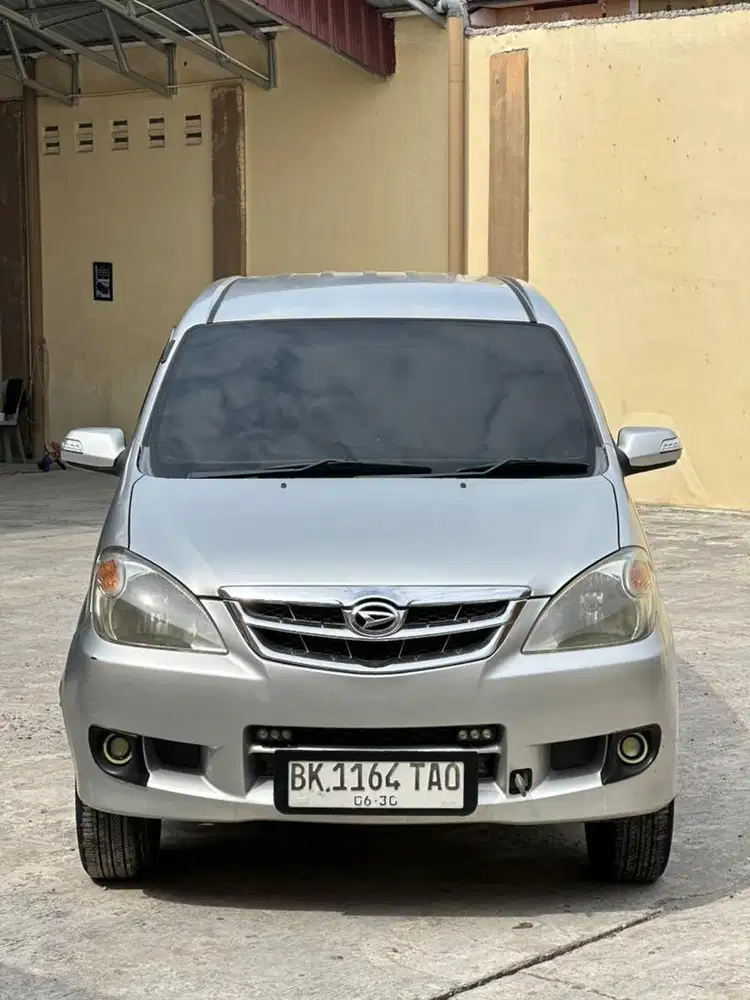 Daihatsu xenia xi deluxe at matic 2011
