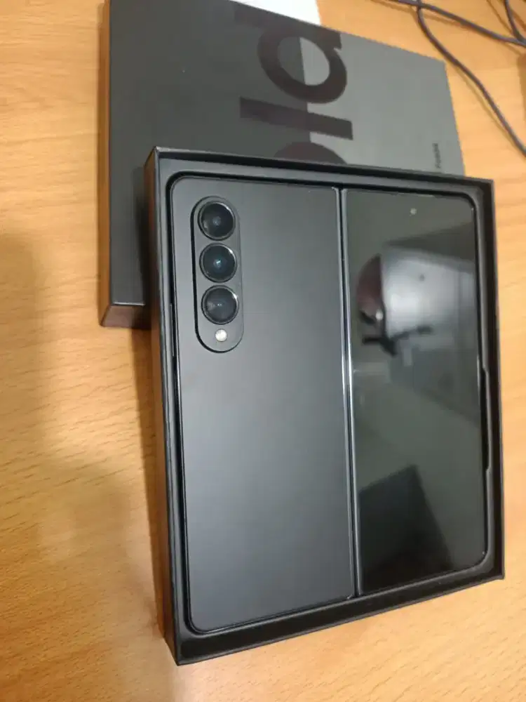 Samsung Z fold 4 12/256 giga
Fungsi bagus semua