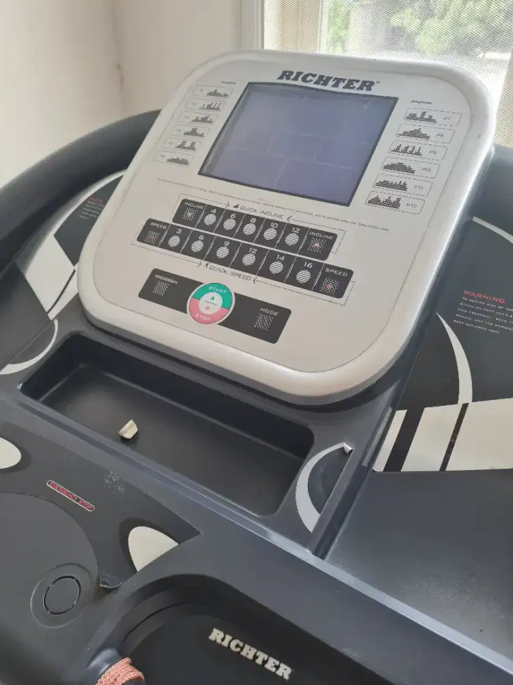 Treadmill electrik alat fitness olah raga jalan richter