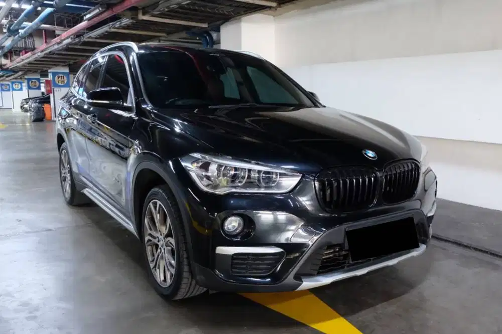 PLAT GENAP 2018 BMW X1 sDrive18i xLine 1.5 Bensin AT Panoramic Sunroof