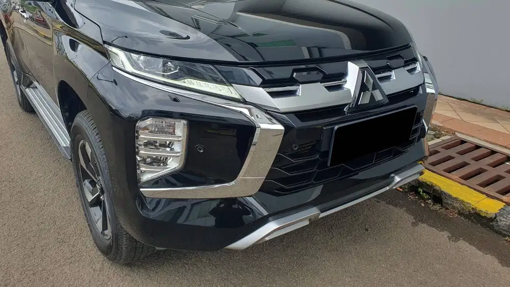 Mitsubishi Pajero Sport Dakar 2.4 Diesel Sunroof Hitam 2025 Like New