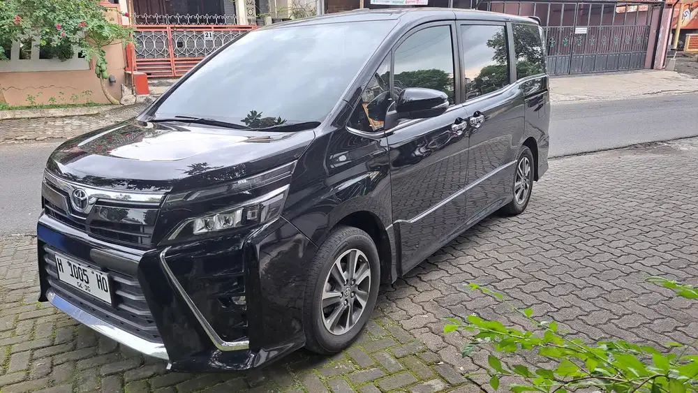 Toyota Voxy 2020 Bensin