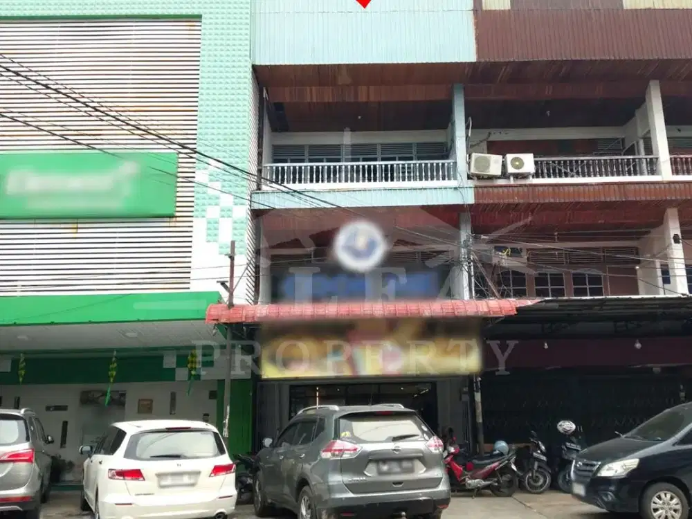 Disewa Ruko Siap Pakai Halaman Luas Pusat Kota