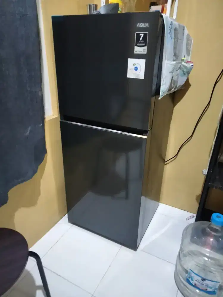 KULKAS AQUA 2 PINTU 185L