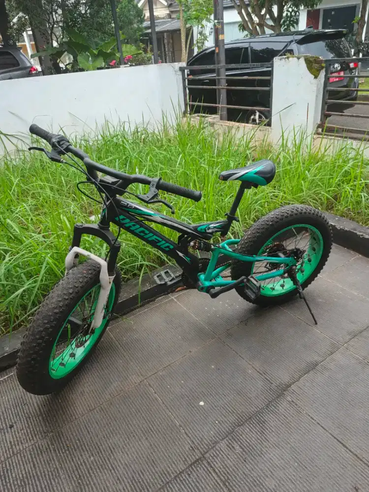 SEPEDA RODA 2 BAN BESAR