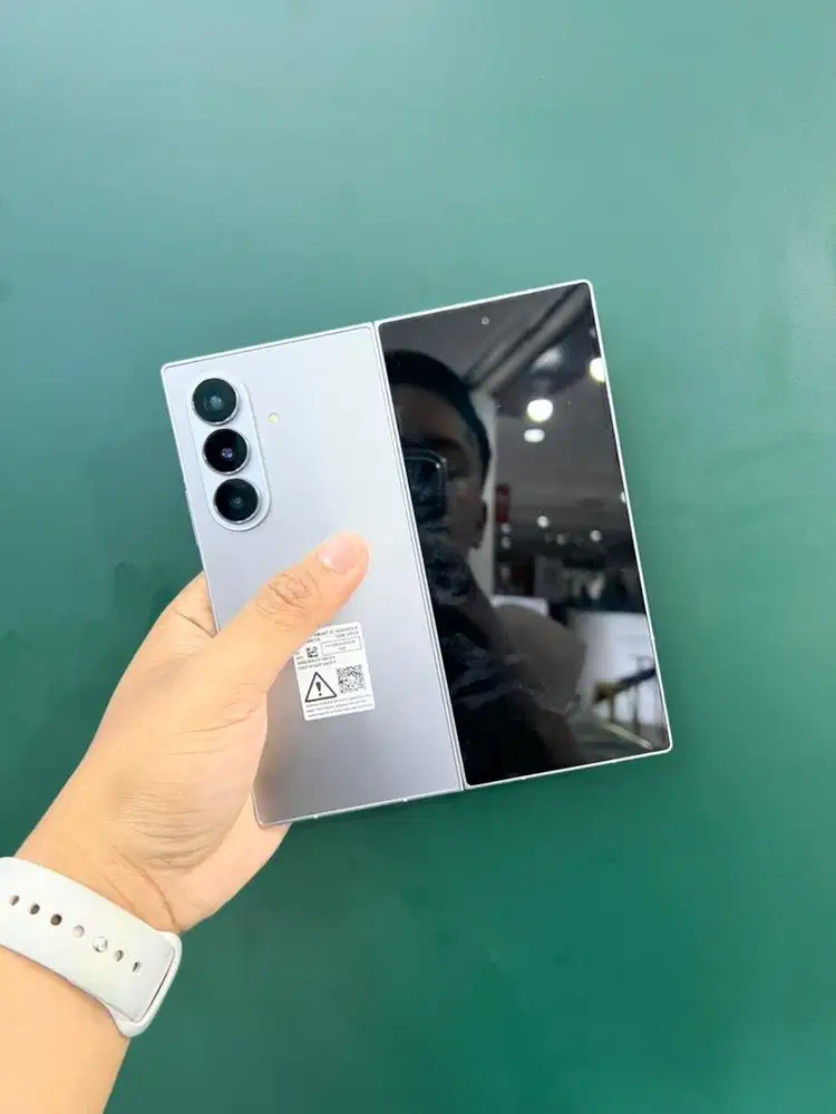 Samsung Z fold 7 12/256gb silver shadow fullset nominus