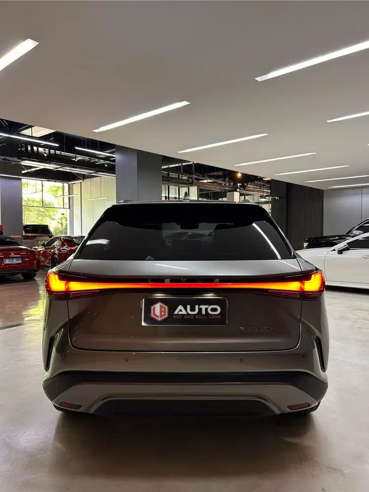 Lexus RX350H Hybrid 2025 Abu Met Km17rb Sonic Titanium Nik 2024 B23BRN