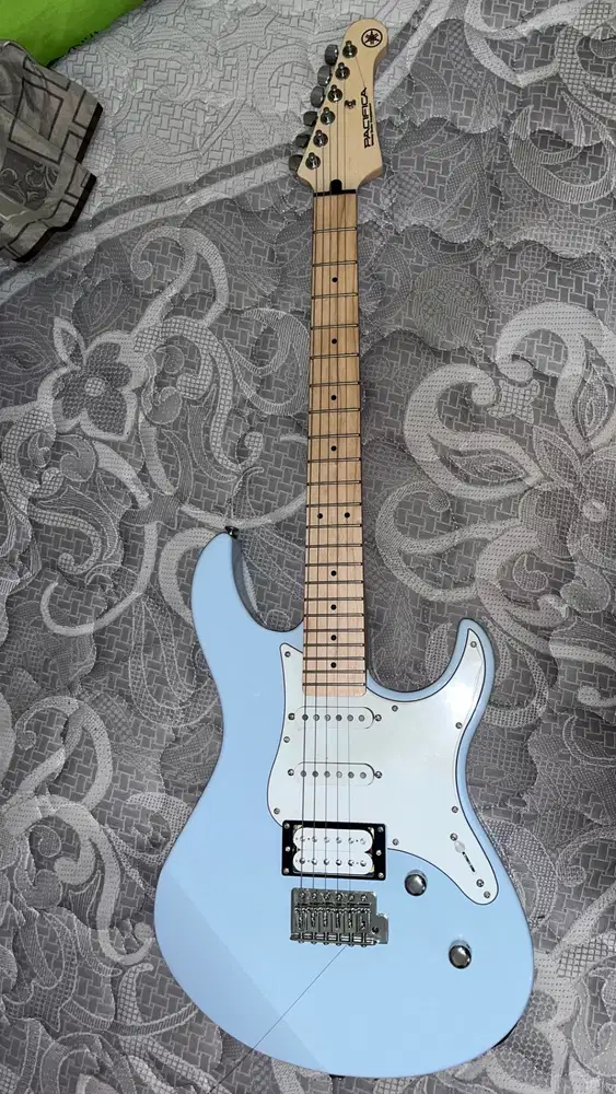 ￼YAMAHA GITAR ELEKTRIK PACIFICA112VM Ice Blue