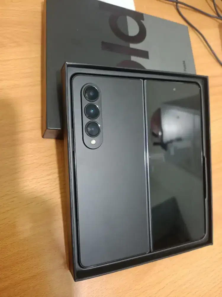 Samsung Z fold 4 12/256 giga
Fungsi bagus semua