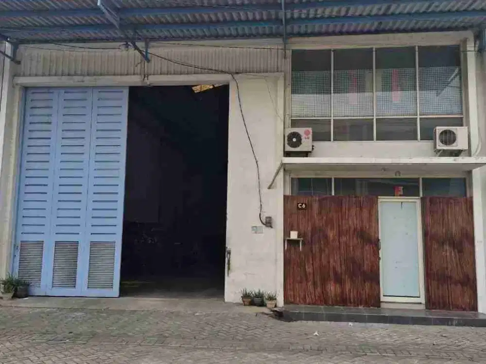 Gudang wira9 Tenaru Cangkir Driyorejo