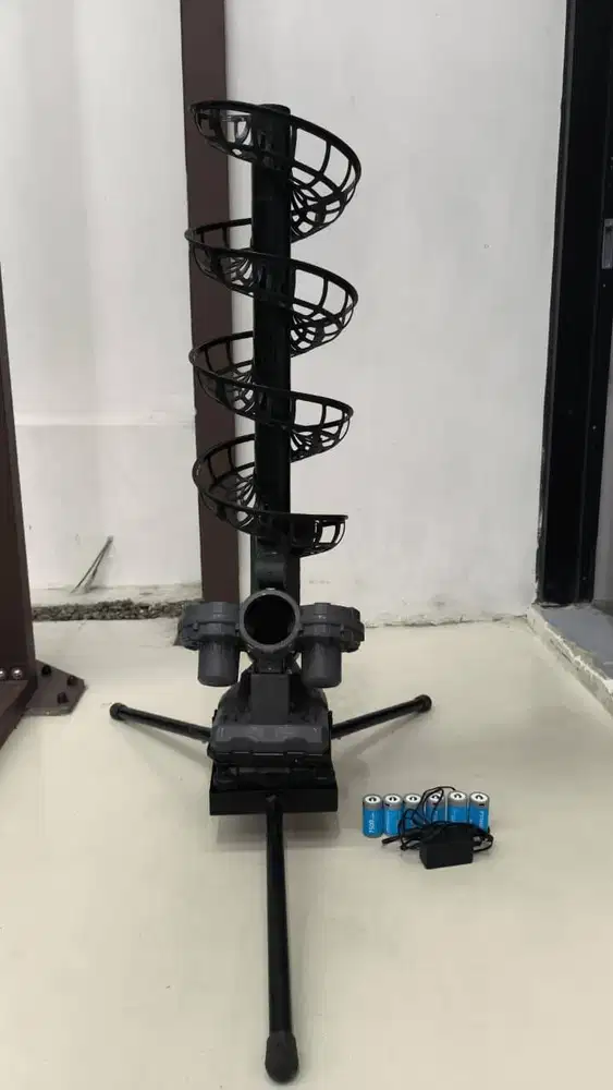 Tennis & Padel Pitching Machine atau Tennis Ball Tosser