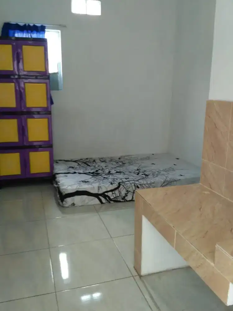 Tersedia kosan bersih nyaman dan lokasi strategis, transportasi mudah.