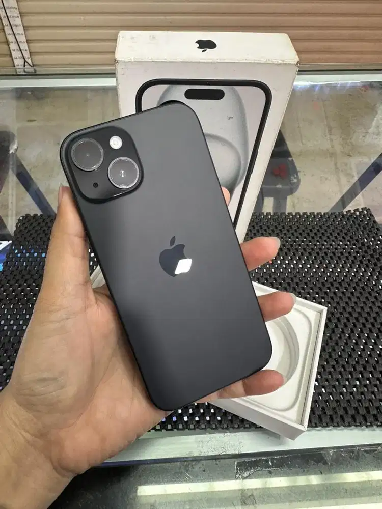 Second Iphone 15 128GB Black Ex Garansi Resmi iBox Mulusss