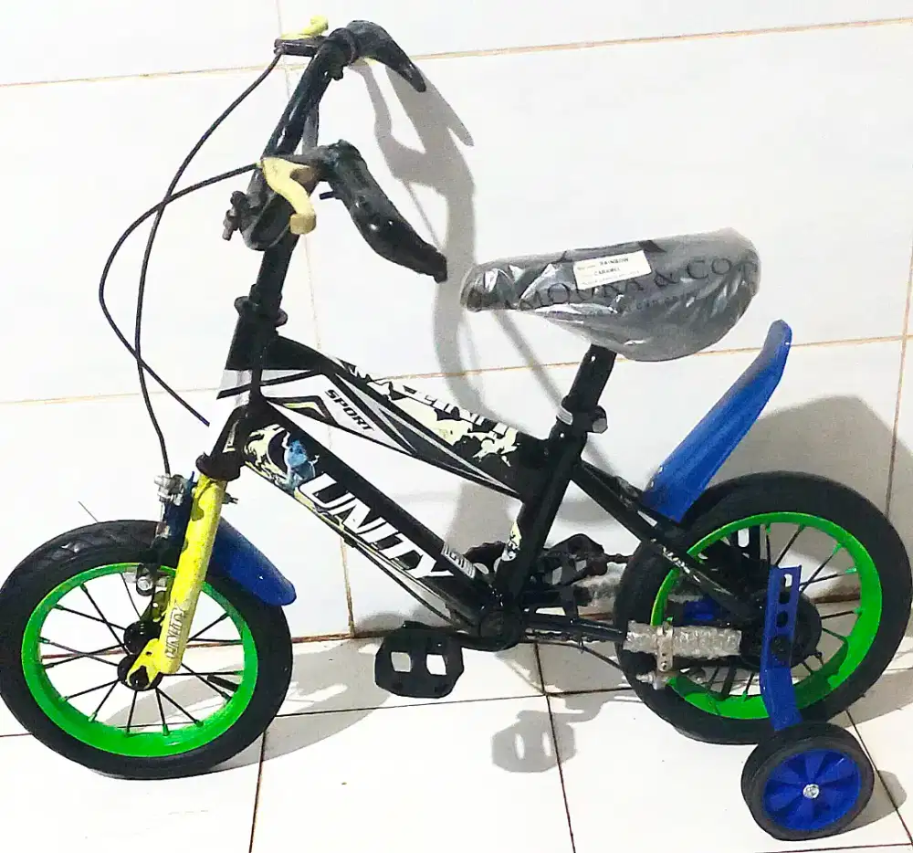 Sepeda ukuran 12, buat umur 2 thn - 6 thn