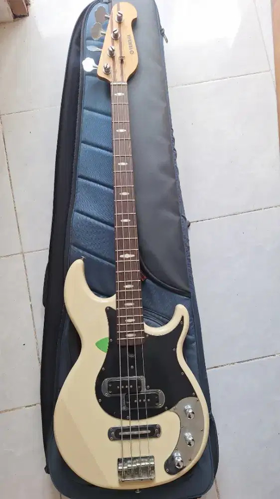 Yamaha BB 424X Bass