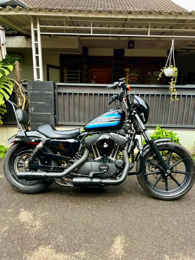 HARLEY DAVIDSON IRON 1200