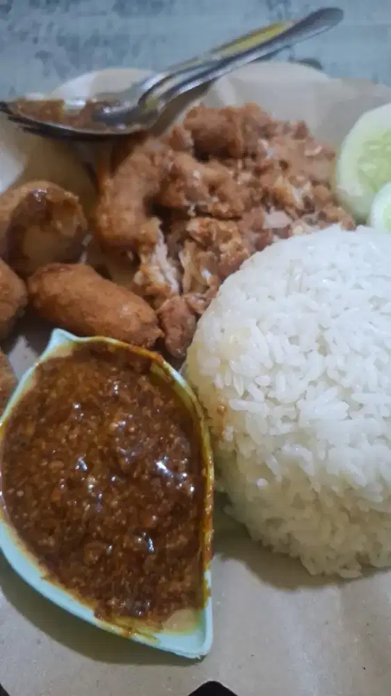 Dicari karyawan ayam geprek dan bakmi