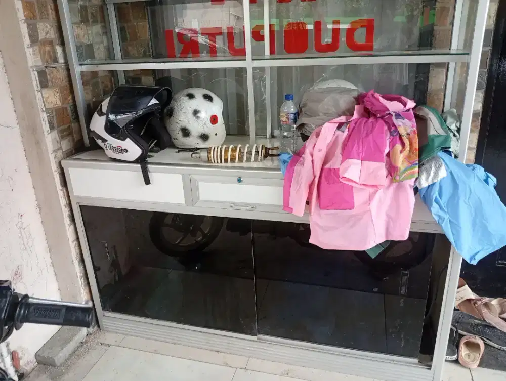 Jual cepat Etalase rumah makan P120 T170