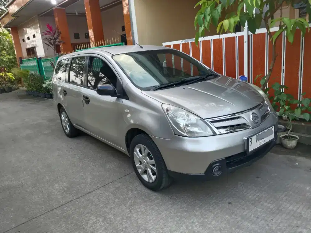 Grand livina matic 2011 mulus